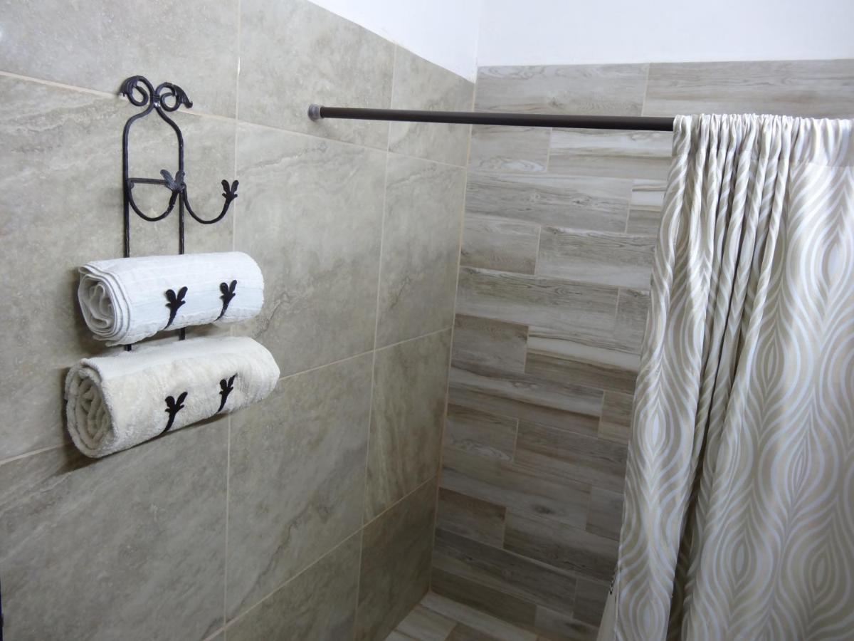 Habitaciones-Comodas-Aire-Wifi-Tv-Cerca De Playa-!!Excelente Precio II マンサニージョ エクステリア 写真
