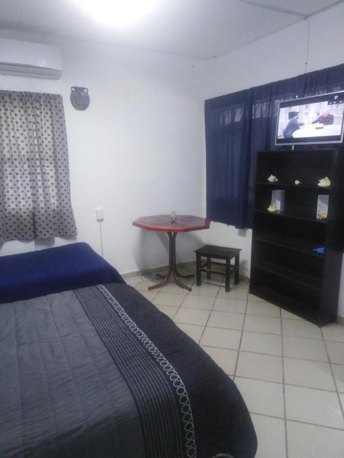 Habitaciones-Comodas-Aire-Wifi-Tv-Cerca De Playa-!!Excelente Precio II マンサニージョ エクステリア 写真