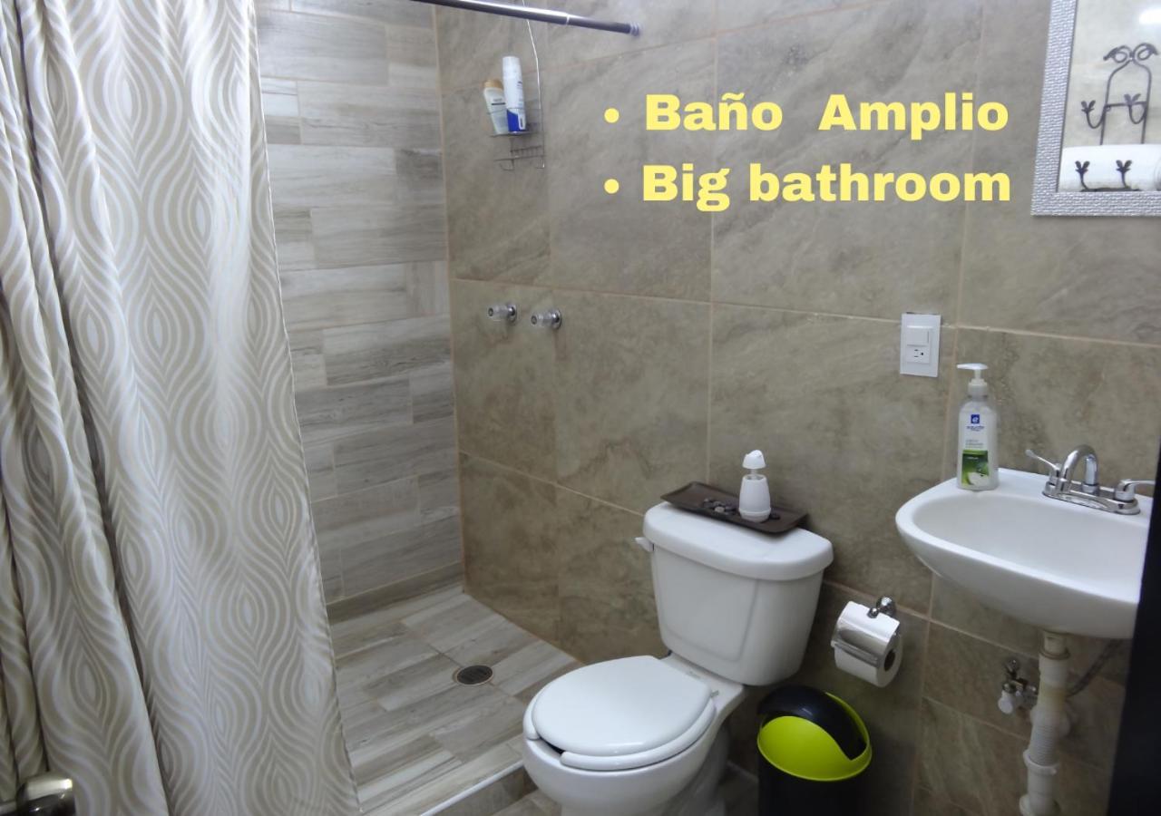 Habitaciones-Comodas-Aire-Wifi-Tv-Cerca De Playa-!!Excelente Precio II マンサニージョ エクステリア 写真
