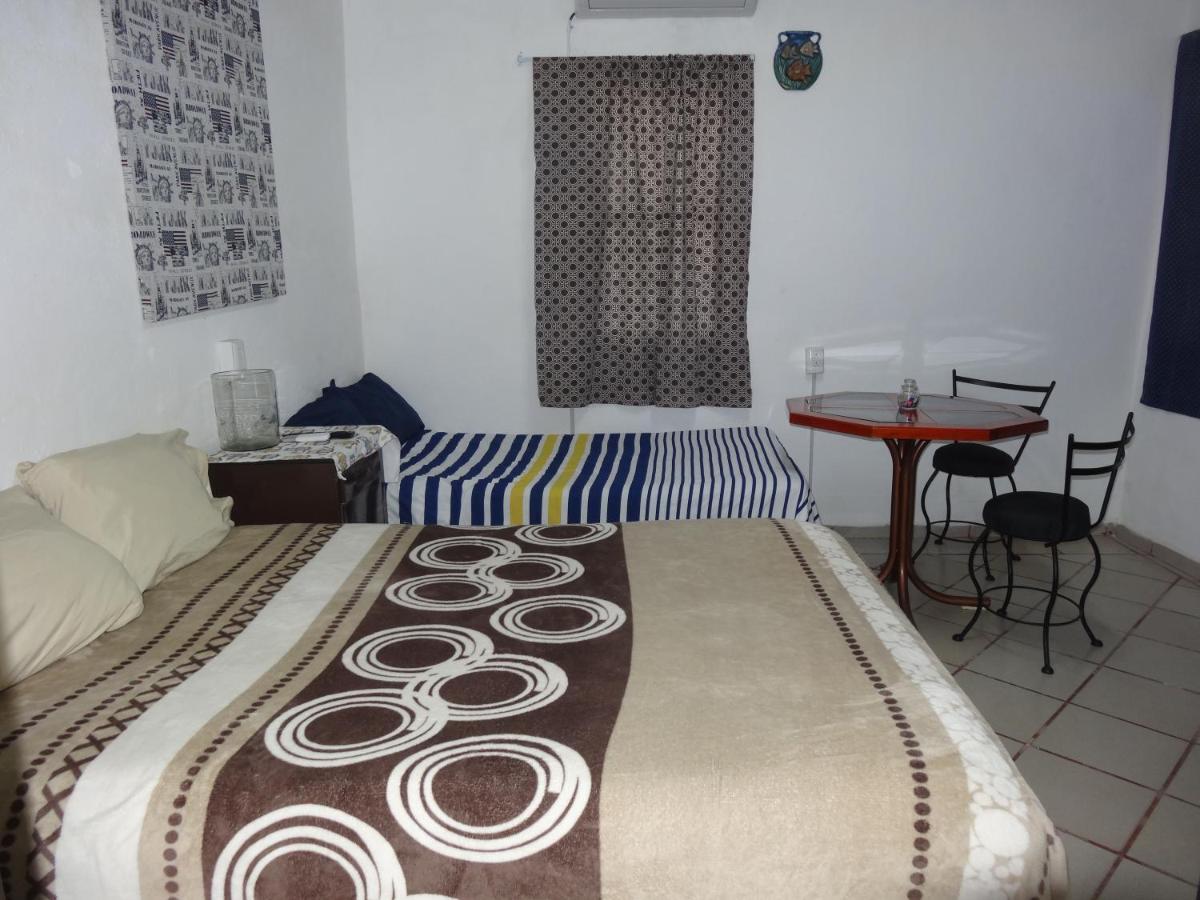 Habitaciones-Comodas-Aire-Wifi-Tv-Cerca De Playa-!!Excelente Precio II マンサニージョ エクステリア 写真