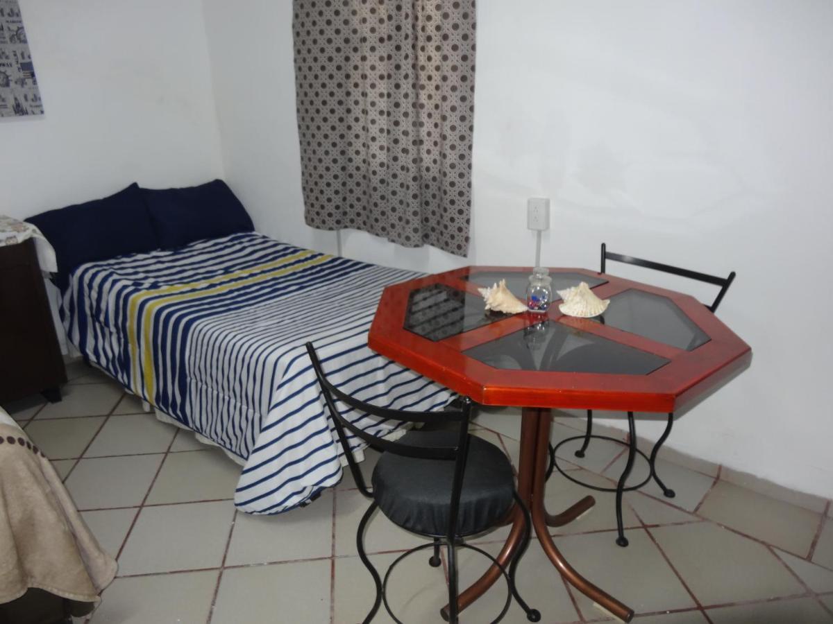 Habitaciones-Comodas-Aire-Wifi-Tv-Cerca De Playa-!!Excelente Precio II マンサニージョ エクステリア 写真